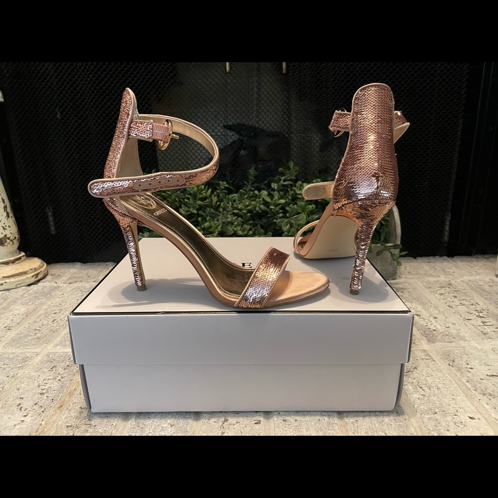 Guess Kahluan Heeled Sandal.  Rose Gold, size 6.5